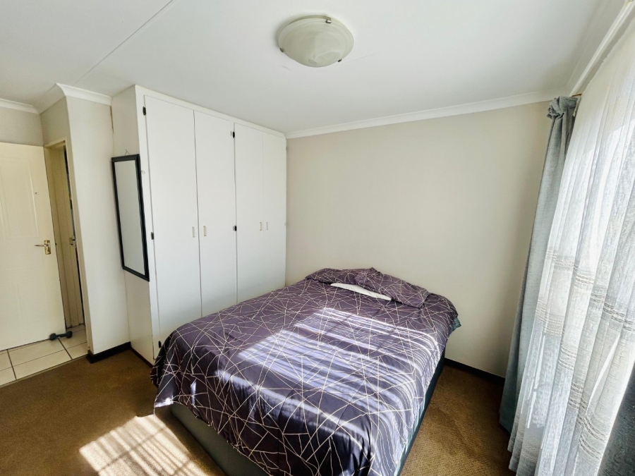 2 Bedroom Property for Sale in Langenhovenpark Free State